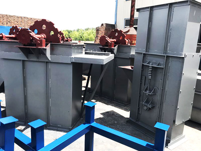 提升機(jī)電動機(jī)底座振動是怎么回事？